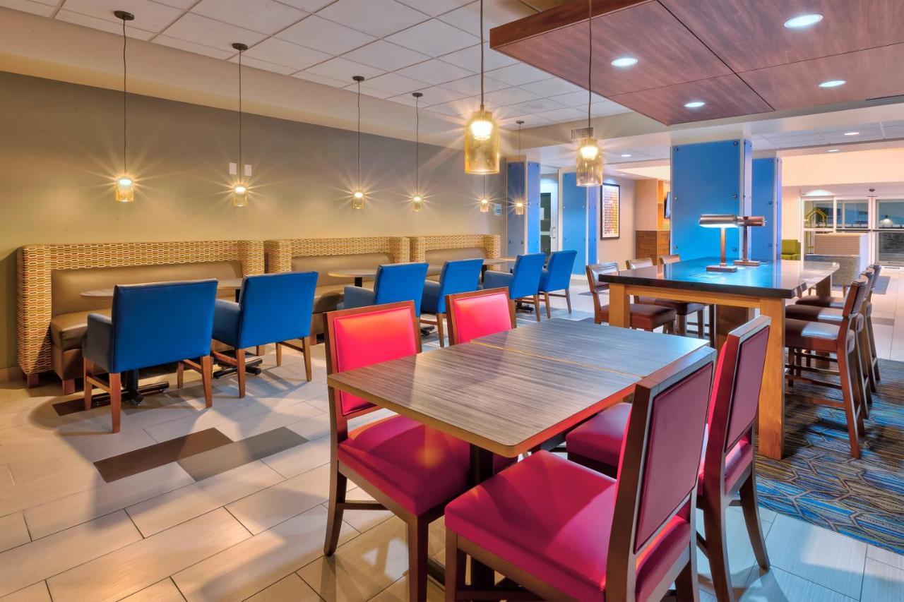 Holiday Inn Express & Suites - Effingham By Ihg Exteriér fotografie